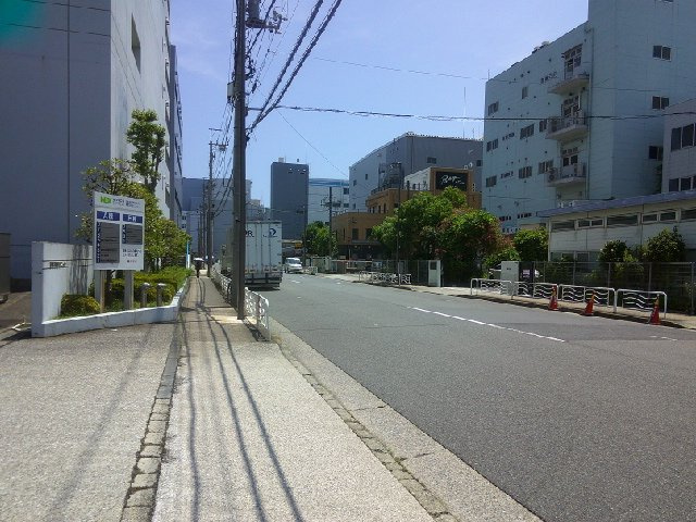 江東区東雲２丁目の倉庫の周辺