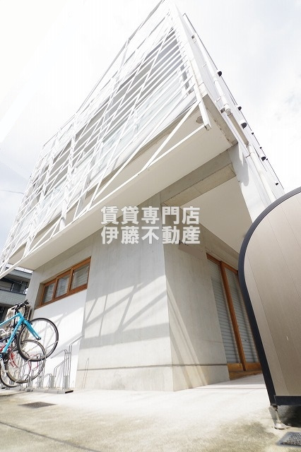 HK2 westの外観