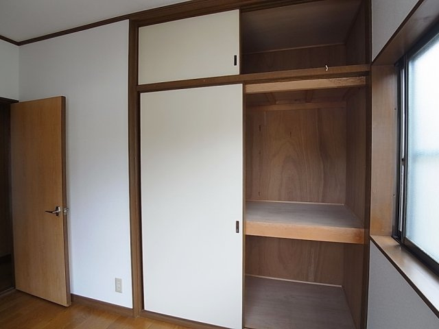 西山町4丁目貸家の収納|各部屋に収納を完備、荷物の多い方も是非