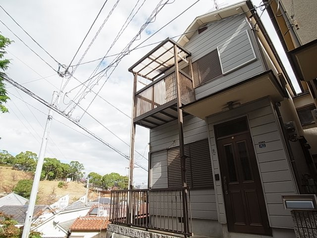 西山町4丁目貸家の外観|閑静な住宅街の一戸建て