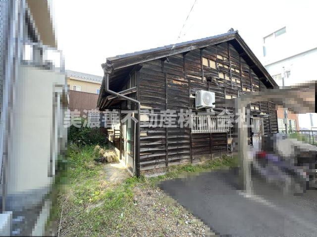 ６５６２１　岐阜市加納上本町土地の外観