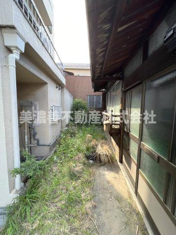 ６５６２１　岐阜市加納上本町土地の外観