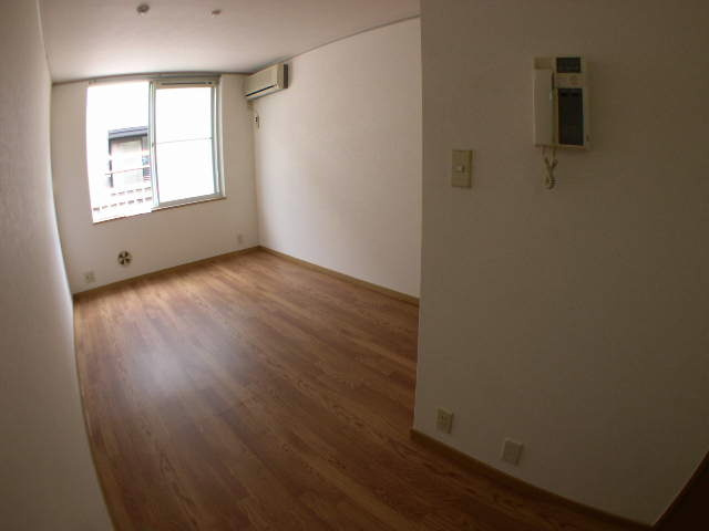 エステートピアナカタの洋室