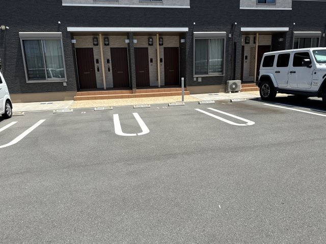 ヴィラクレスタ浜の宮Ⅰの駐車場