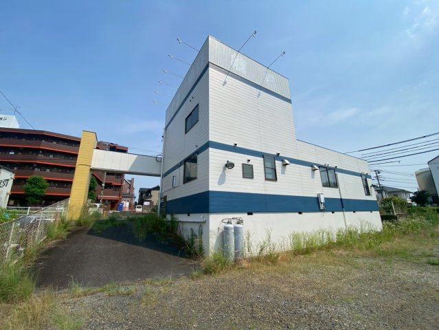 赤松町新屋敷貸店舗の外観