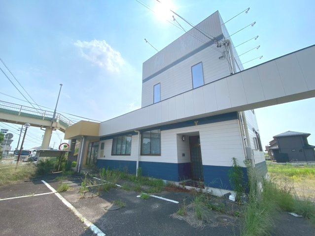 赤松町新屋敷貸店舗の外観