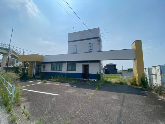 赤松町新屋敷貸店舗の外観