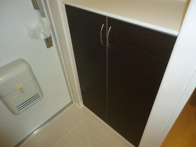 ラ・ジュネス　Ｓｅｎｒｉの収納|下駄箱