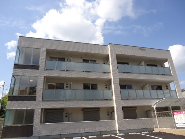 ラ・ジュネス　Ｓｅｎｒｉの外観|外観写真（昼）