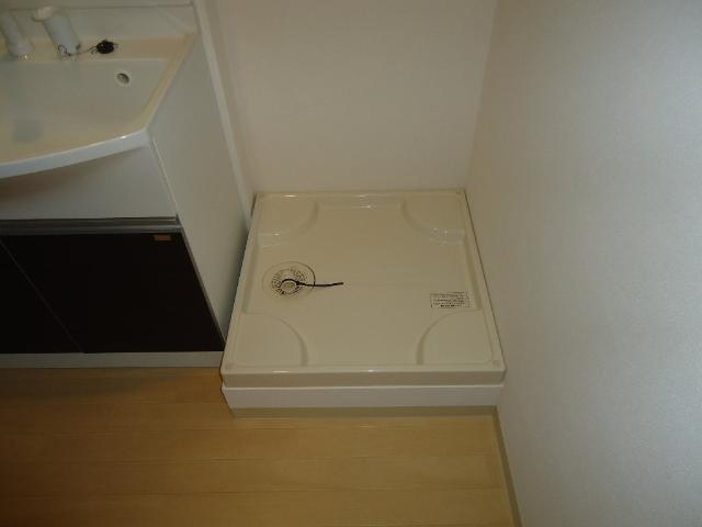 ラ・ジュネス　Ｓｅｎｒｉの設備|洗濯機置き場