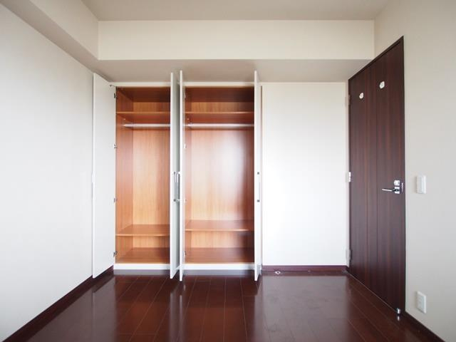 プラウド豊中　服部緑地の収納