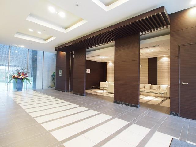 プラウド豊中　服部緑地のロビー