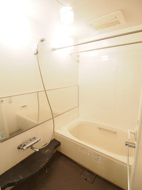 プラウド豊中　服部緑地の浴室