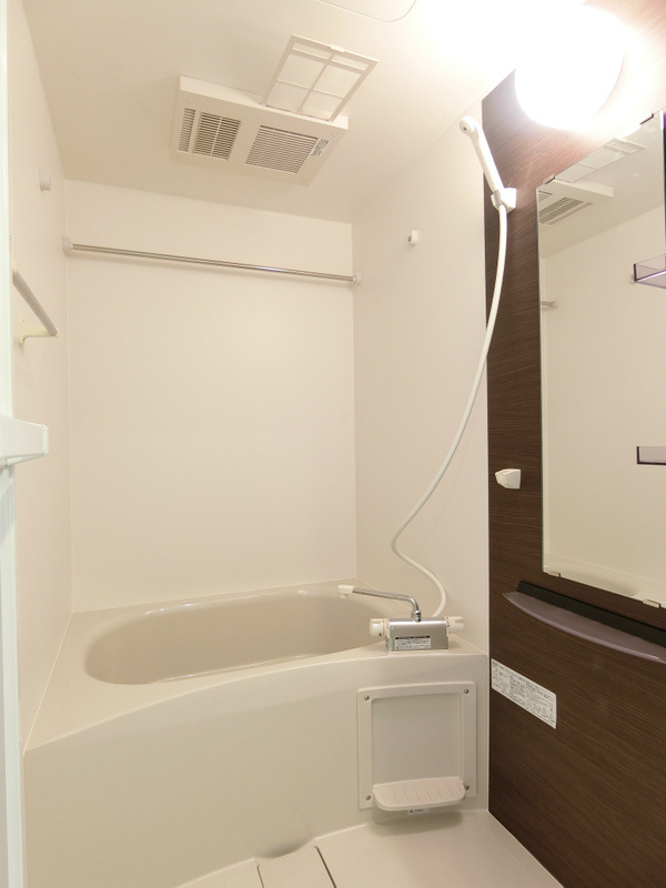 リブリ・岡町の浴室