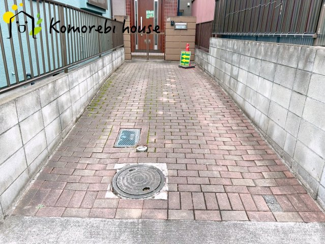 さいたま市北区宮原町　中古一戸建ての駐車場|カースペースがあります