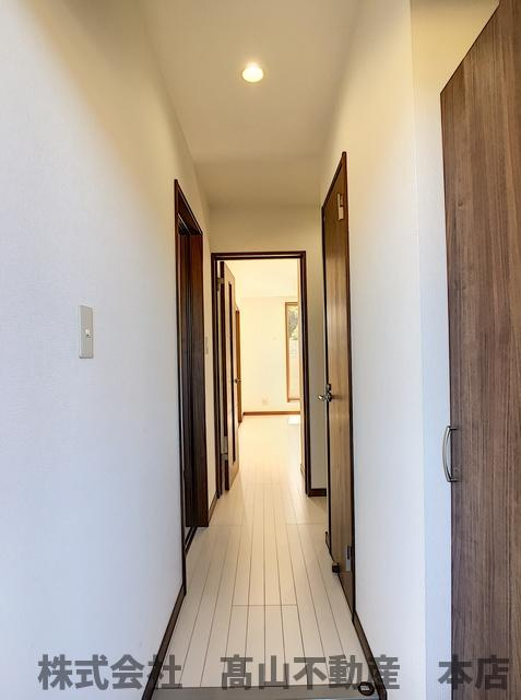 宗像市緑町のアパートの玄関