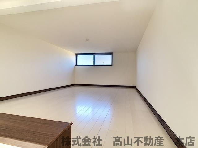 宗像市緑町のアパートの居間・リビング