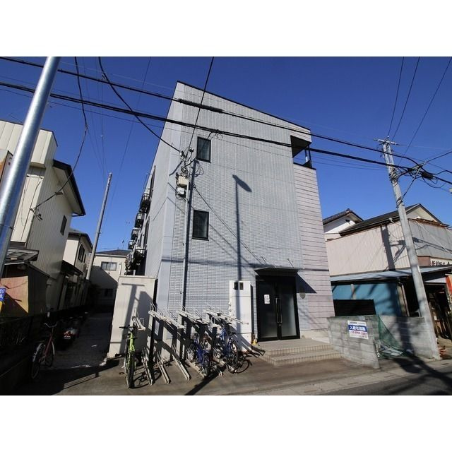 アンプルールフェールアミーⅡのエントランス