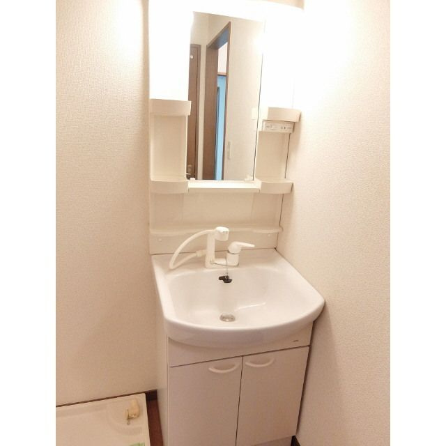 アンプルールフェールアミーⅡの独立洗面台