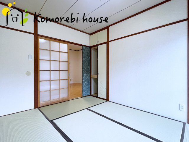 鴻巣人形町ハイムの寝室|広くて明るい寝室