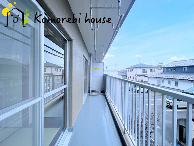 鴻巣人形町ハイムのバルコニー|外からの目が気にならないバルコニーで洗濯物が干せます