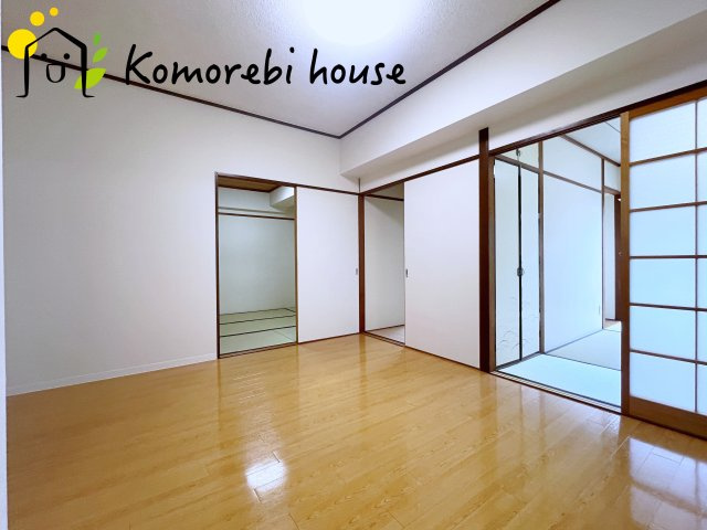 鴻巣人形町ハイムの居間・リビング|こちらのリビングで趣味の時間をお楽しみください