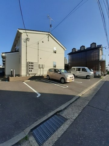 メリオルの駐車場