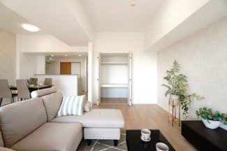 【居間・リビング】 | 【上質リノベ】アーバンビュー渚ガーデン・タワーヴィレッジ2番館 | 室内（2026年1月16日12：00頃）撮影
