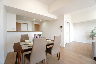 【居間・リビング】 | 【上質リノベ】アーバンビュー渚ガーデン・タワーヴィレッジ2番館 | 室内（2026年1月16日12：00頃）撮影
