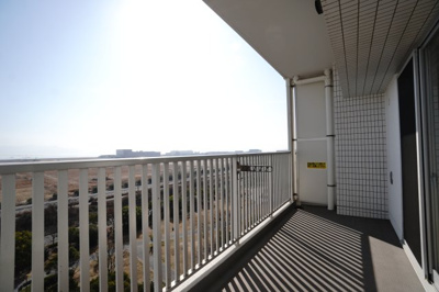 【バルコニー】 | 【上質リノベ】アーバンビュー渚ガーデン・タワーヴィレッジ2番館 | 現地（2026年1月16日12：00頃）撮影
