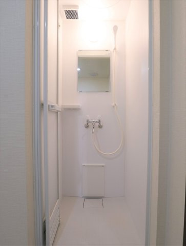 リーフ江北のシャワールーム