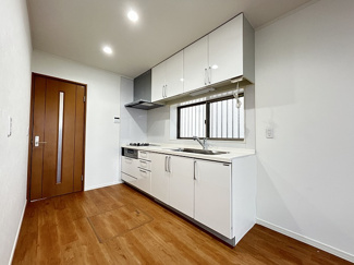 【キッチン】 | 厚木市長谷 中古戸建て | 使用・経年等に伴う、汚損・破損・キズ・故障・性能低下等があります