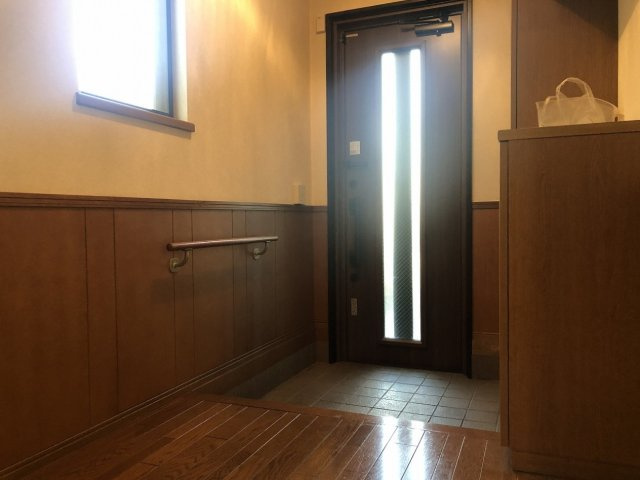尾山台２丁目売家の玄関
