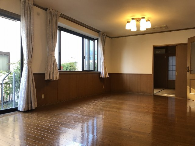 尾山台２丁目売家の居間・リビング