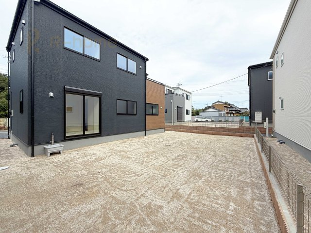 第1常総市向石下　新築戸建て　1号棟の庭|お家時間を満喫できる広々としたお庭！立水栓付きで洗車や水やりもラクラク♪