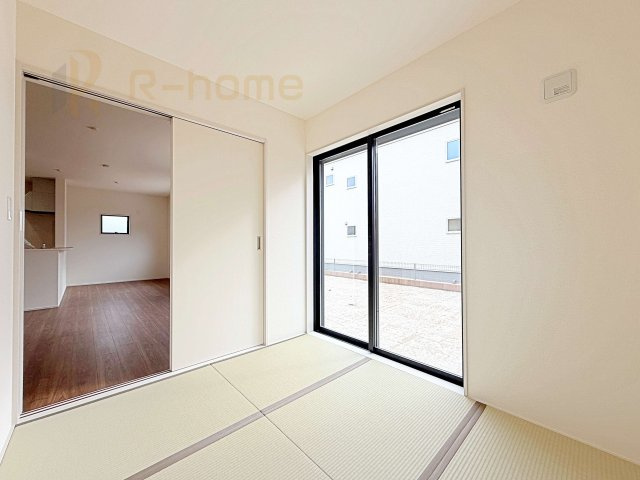 第1常総市向石下　新築戸建て　1号棟の和室|フローリングより衝撃が少ない和室は、ご両親のお部屋やキッズスペース、客間としても活用頂けます。