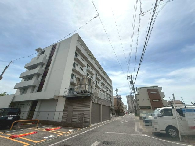 ヤシマ半田駅前ビルの周辺