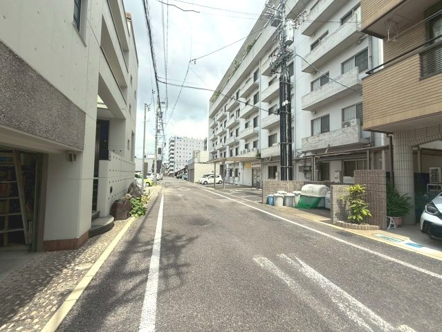 ヤシマ半田駅前ビルの周辺