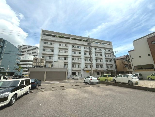 ヤシマ半田駅前ビルの外観