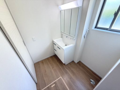 晴美台３丁　新築一戸建の独立洗面台