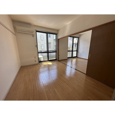 【居間・リビング】 | フジパレスA棟 | 写真は他部屋