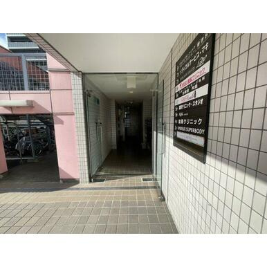 ＭＳビルのエントランス