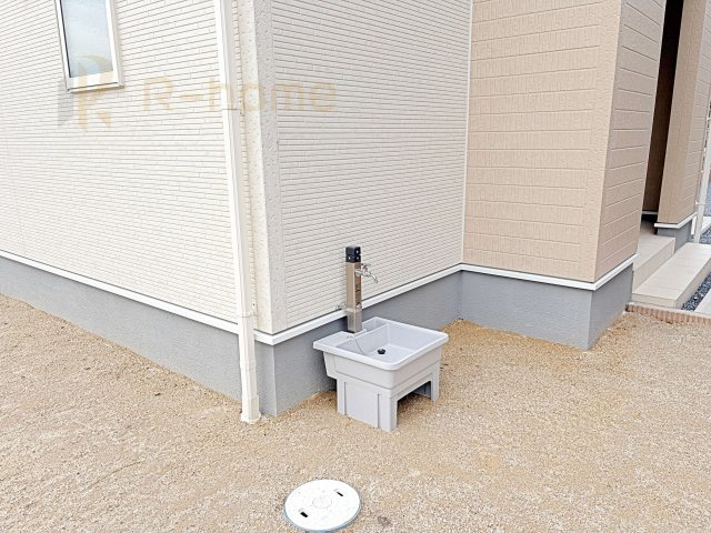 第1常総市向石下　新築戸建て　2号棟の設備|便利な立水栓付き！洗車や水やりもラクラクです♪