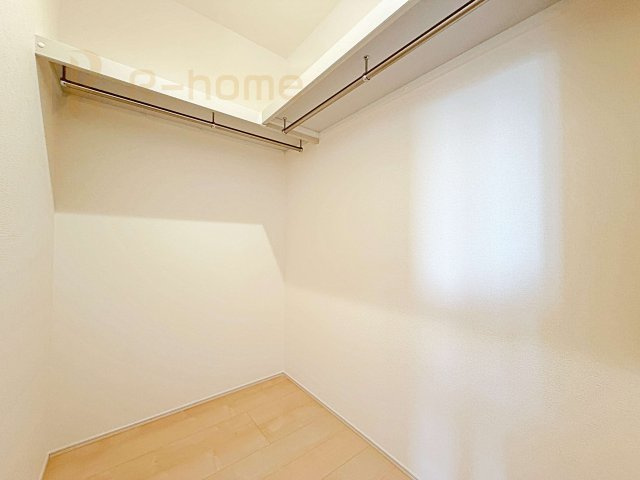 第1常総市向石下　新築戸建て　2号棟の収納|人気のウォークインクローゼット！アウター類はもちろん、季節ものや寝具も収納できます！