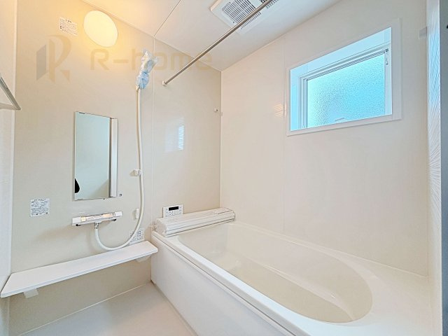 第1常総市向石下　新築戸建て　2号棟の浴室|足を伸ばしてもゆったりできるバスルーム♪機能性も取り入れて使い易さも保証します♪