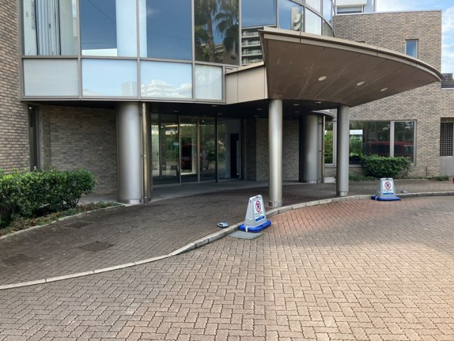 マリンフォートサンセットウイングライトのエントランス