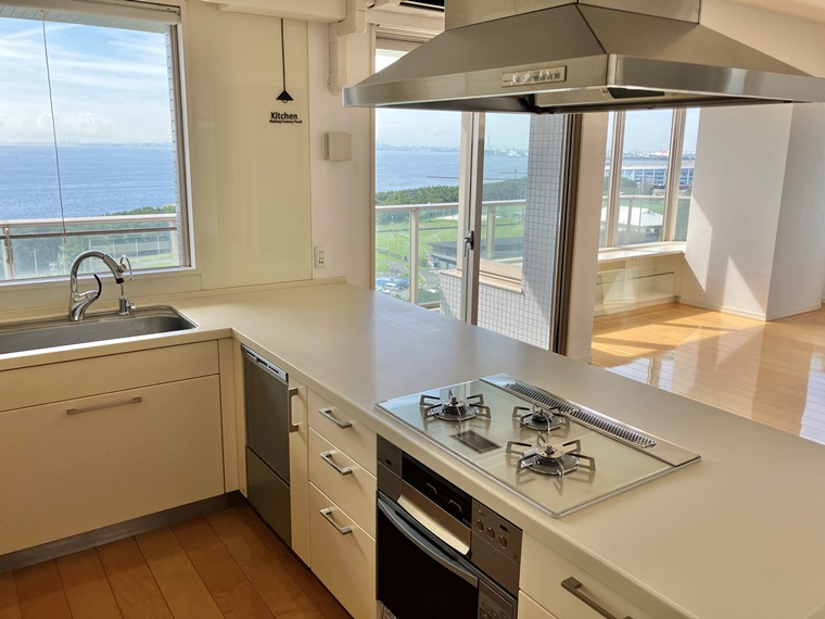 マリンフォートサンセットウイングライトのキッチン