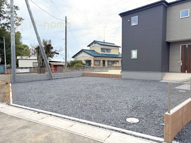 第1常総市向石下　新築戸建て　4号棟の駐車場|5台駐車できるカースペース！