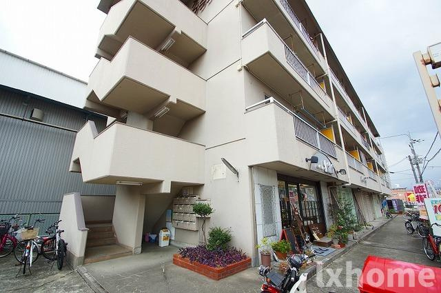 メゾンプランタンのエントランス|エントランスです