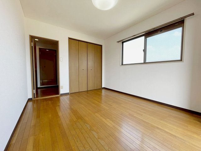 ドルミM宝塚の居間・リビング|こちらのリビングで趣味の時間をお楽しみください